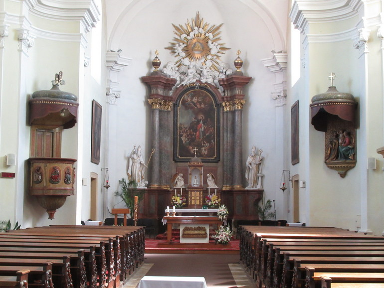 Interieur kerk Veverska Bityska
